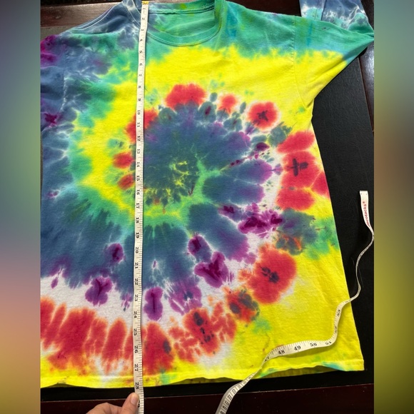 Tie-dyed long-sleeved tee size medium - Picture 5 of 6
